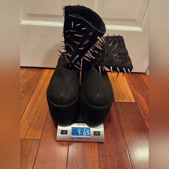 NWOB 🖤 Dolls Kill Thorny Tales Spiked Suede Platform Boots 🖤 Women's 9 - Picture 8 of 8